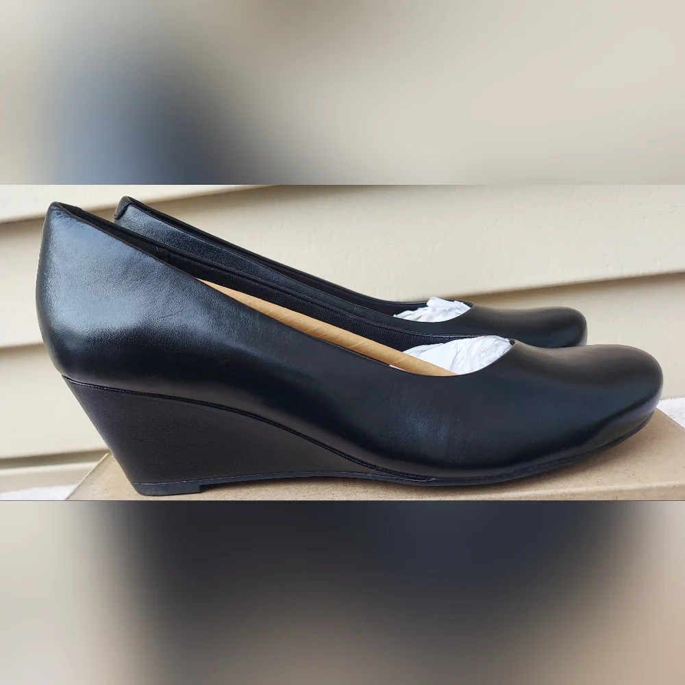 Clarks Flores Tulip Black Leather Wedge Heels Women's Size 7 NWT Office Preppy